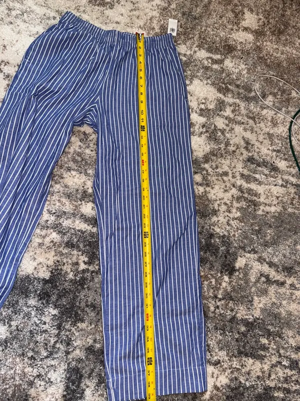 Old Navy Blue and White Striped Elastic-Waist Women’s Pants - Image 9