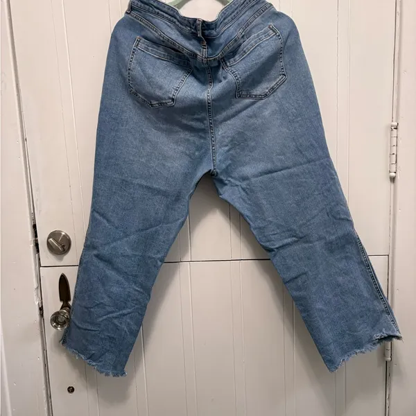Free People Light Blue Denim Ankle Jeans - Image 3