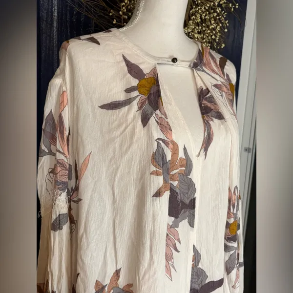 Free People Floral Print Tunic Top - Cream and Pink - Image 2