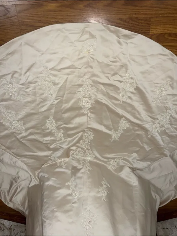 Beautiful Vintage 90s Michaelangelo Strapless Two-Tone Satin Wedding Gown - Image 5