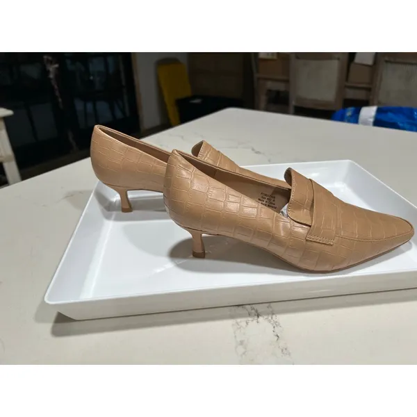 NEW Journee Collection Tan Faux Alligator Celina Pumps 8 $95 - Image 8