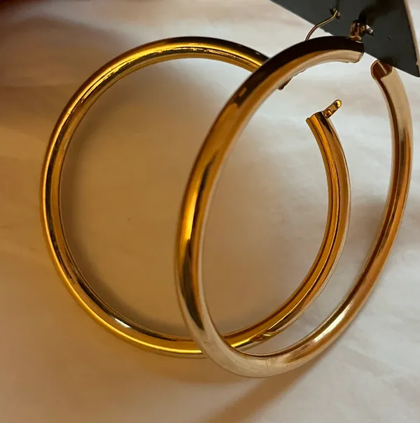 Gold Hoop Earnings - Image 3