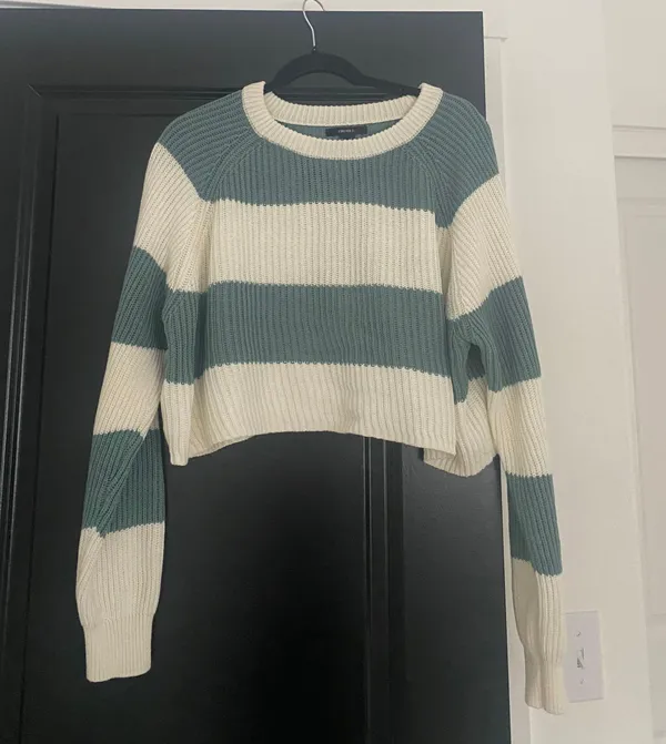 Sweater White Size L - Image 4