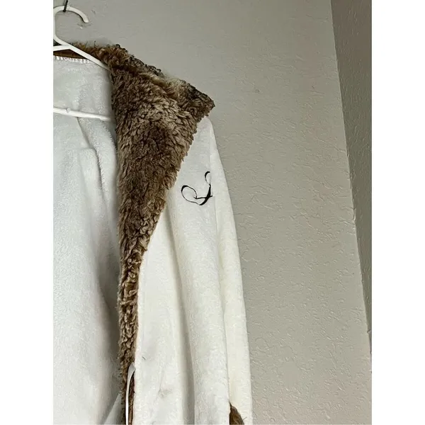 Ombre Faux Fur Robe Hooded M cream J Kimono Pottery Barn - Image 3