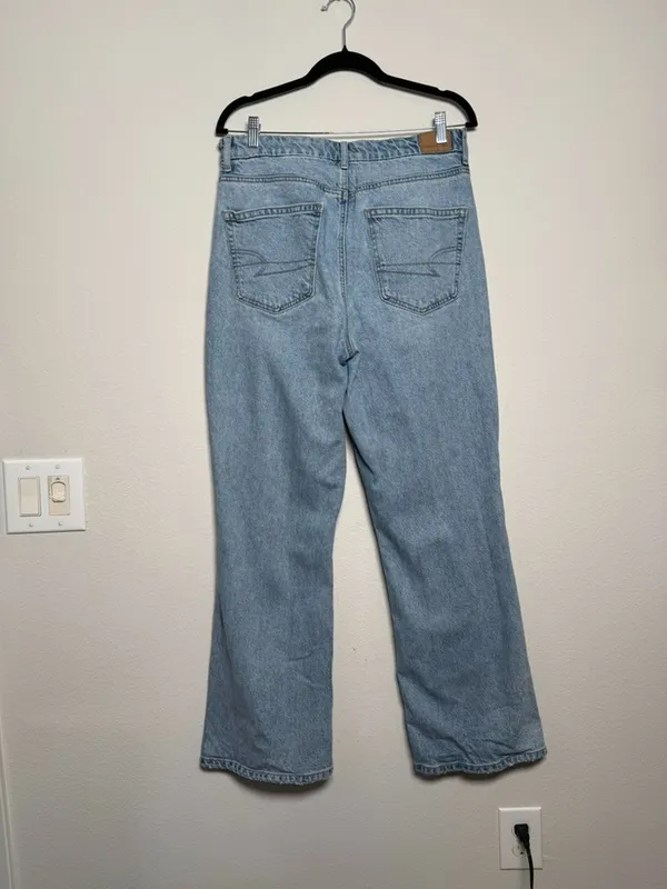 American Eagle Wide-Leg High-Rise Jeans - Image 4