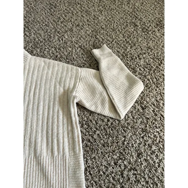 Time and Tru Women's Cream Pull Over Turtleneck Sweater Size Medium‎ - Image 4