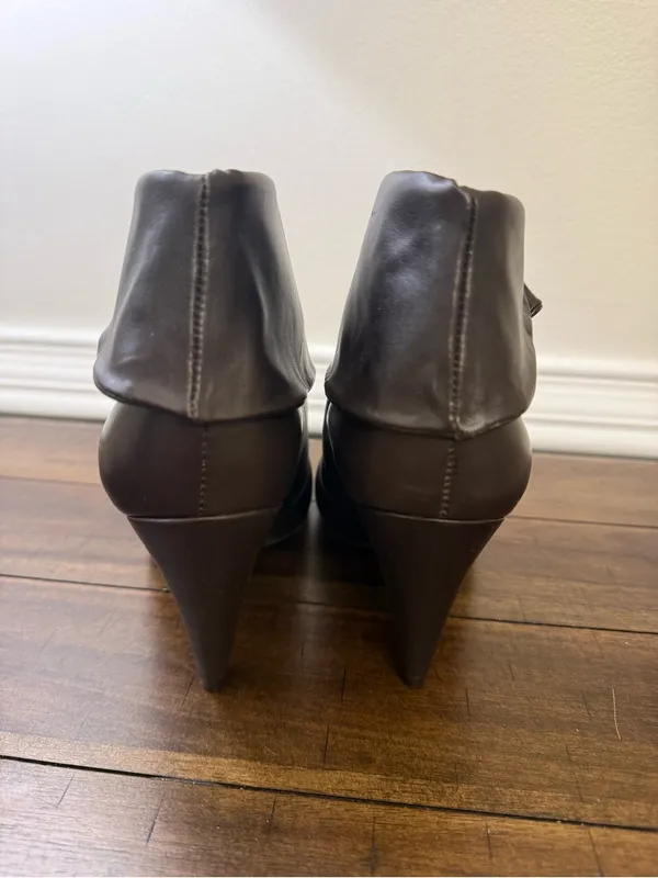 Gianni Bini Fold-Over Button Ankle Booties in Dark Brown size 7 - Image 5