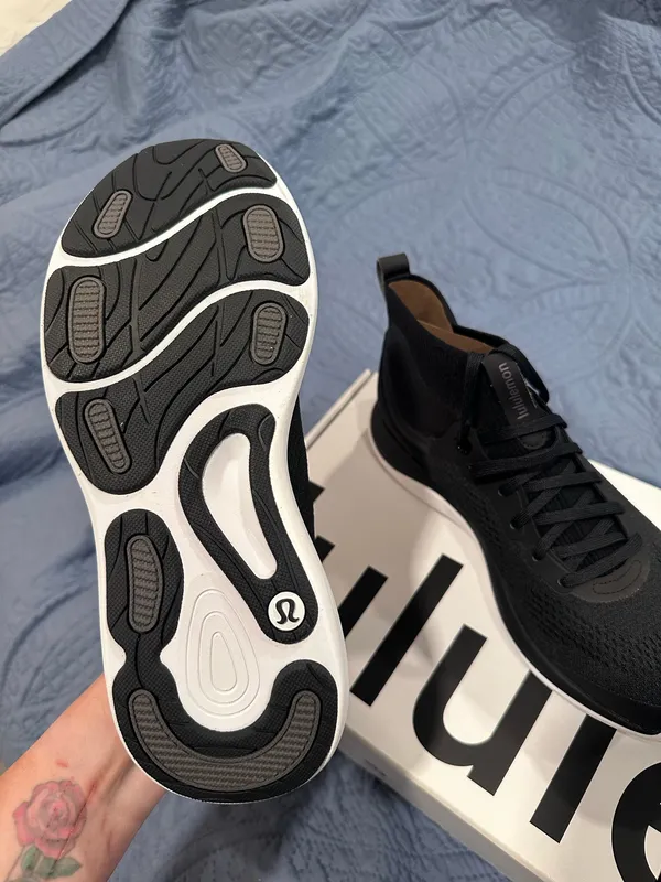 Women’s Chargefeel Lululemon workout Mid - Image 2