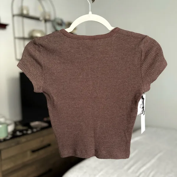 NWT Notch Crop T-Shirt XS - Image 4