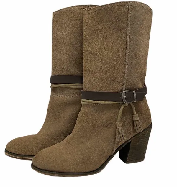 Mia Limited Edition Tooledo Leather Boots w/ Tassel & Buckle Belt Accent Sz 9M - Image 6