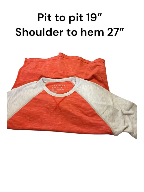 American Eagle Outfitters Two-Tone Raglan Baseball Tee – Heather Coral & Light Grey - Image 3