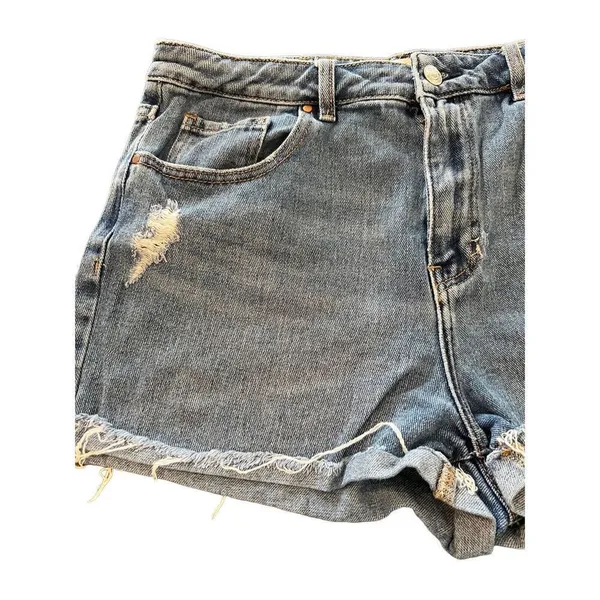 PACSUN distressed High rise mom shorts size 30 - Image 5