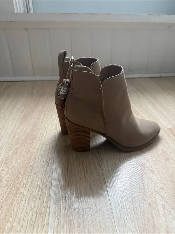 MIA Patton Women’s Tan Ankle Shirt Boots Size 6.5 - Image 2