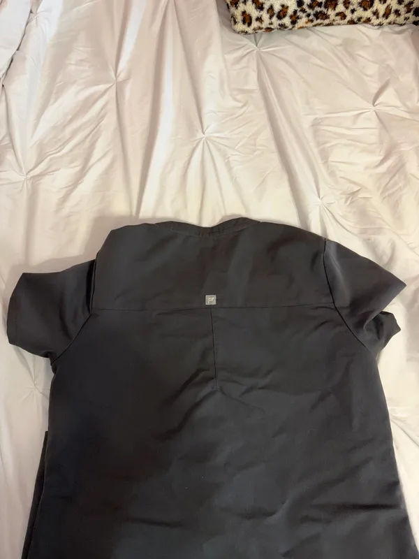 Fabletics Scrub Set - Image 3
