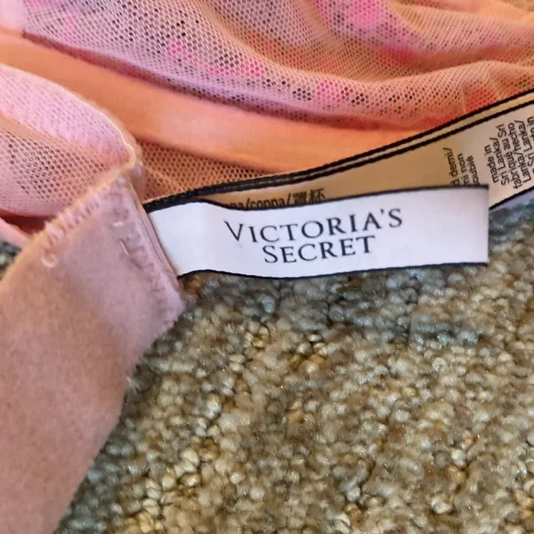 Victoria's Secret bra - Image 4