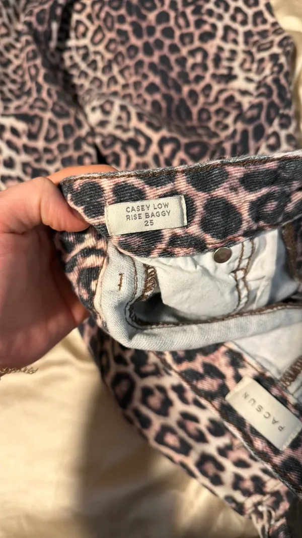 PacSun Leopard Jeans Casey Low-Rise Baggy - Image 4