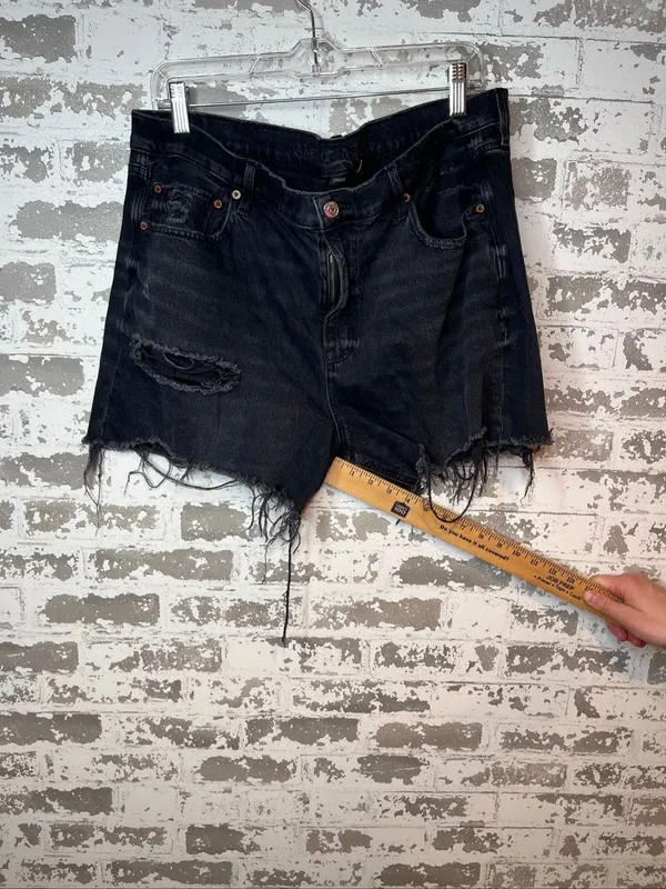 American Eagle | women black distressed relaxed short - Image 6