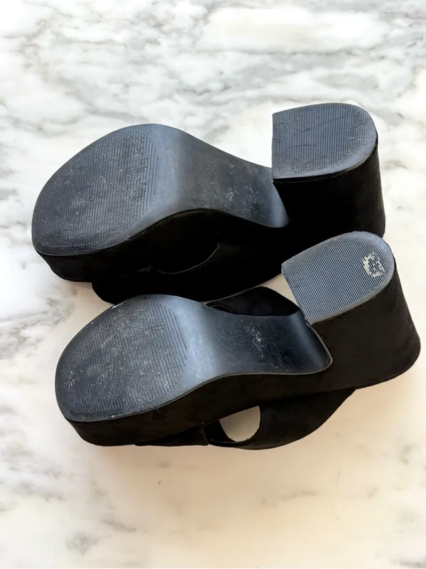 Qupid Black Faux Suede Crisscross Platform Slide Sandals • Sz 8.5 - Image 6