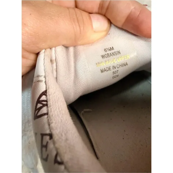 GUESS White Sneakers with Multicolor Graffiti Accents Women Size 6.5 - Image 6