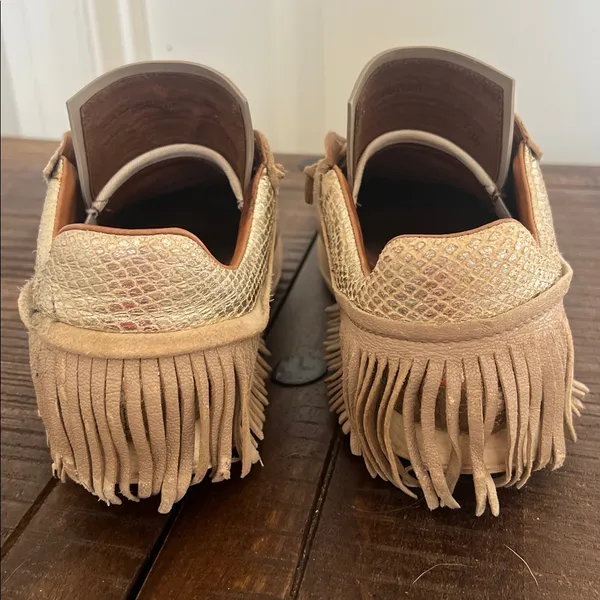 Esseutesse Shoe Size 39 Beige Leather Upper Metallic Foil Fringe Sneakers - Image 9