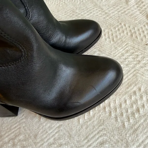 Saks 5th Avenue Sammie Black Leather Knee High Boots Sz 6 New and Unworn - Image 7
