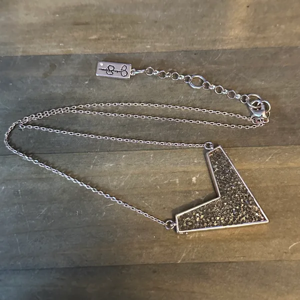 Jessica Simpson Gravel Chevron Necklace - Image 4