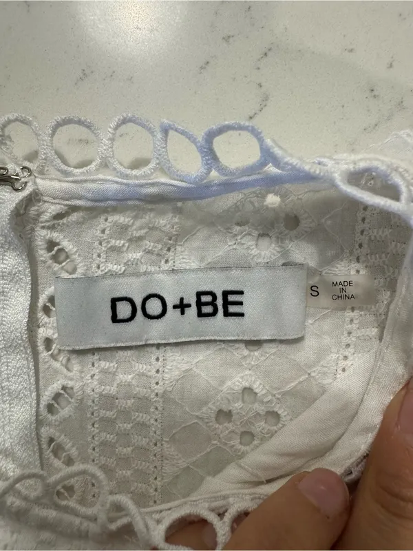 DO+BE White Eyelet Ruffle Lace Peplum Top Size Small - Image 8