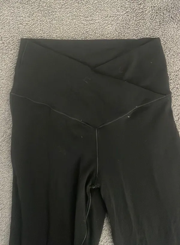 High waisted Crossover Flare Leggings - Image 4