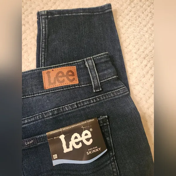 NWT Women's Lee® Legendary Mid-Rise Skinny Jeans Size 18 P - Image 6