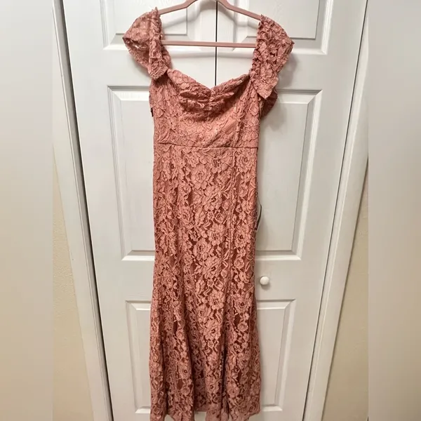 NWT lulus adorning hearts‎ lace off the shoulder maxi dress size xl - Image 7