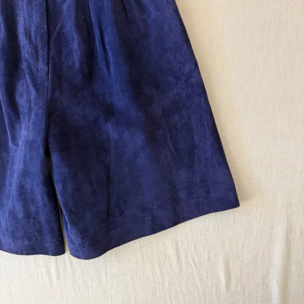 Kenar Vintage 90s High Waisted Suede Leather Pleated Shorts Women 4 Navy Blue - Image 11