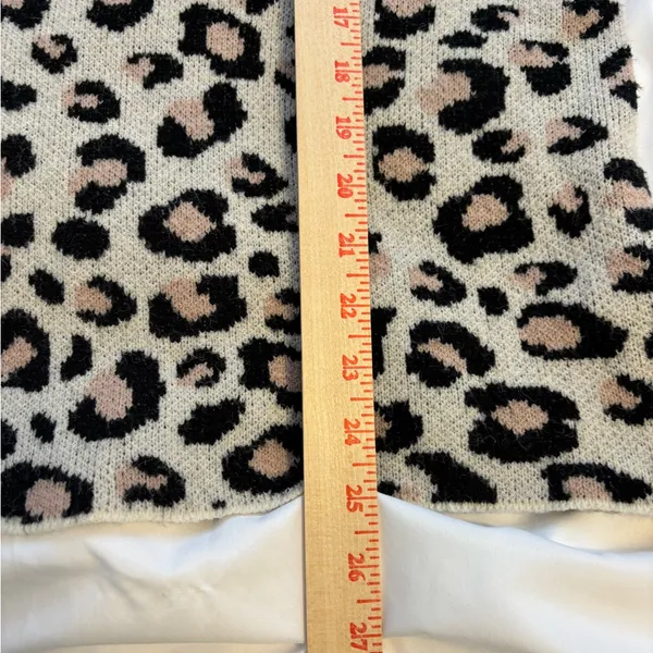 AMOLI Cream Knit Sweater M/L – Leopard Print Statement Sleeves | Cozy - Image 5