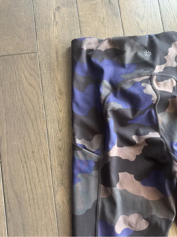 Athletes Purple & Gray Camo High-Waist Leggings sz small. - Image 4