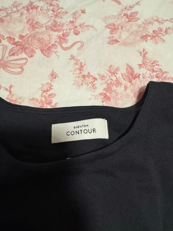 Aritzia Black Babaton Contour Long Sleeve Top  - Image 4