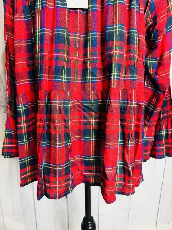 Mudpie Womens Red Plaid Peplum Flounce NWT Top Size Large Keyhole Back Neck - Image 7