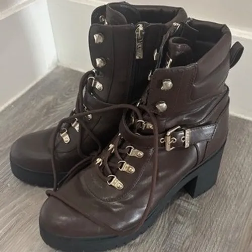 Guess Canaly Dark Brown Combat Boots Lug‎ Sole Block Heel Mens 8.5M - Image 2