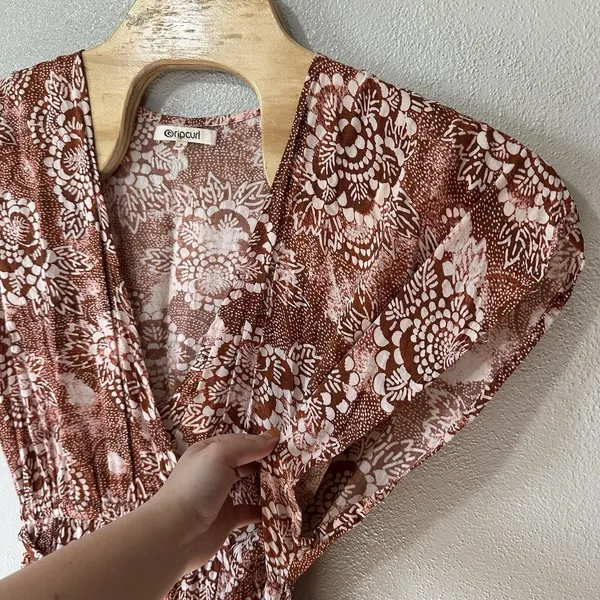 Rip Curl Dress Size Small Brown Ivory Floral Short Sleeve Wrap V-Neck Maxi‎ Boho - Image 3