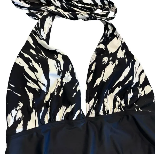 Women’s New Cupshe black white print halter tie one piece swimsuit size xl - Image 3