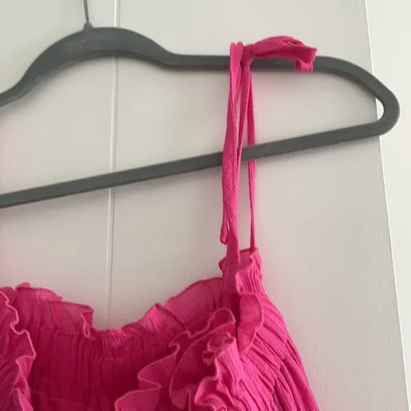 Gorgeous talulah maxi dress in hot pink gauze in excellent cond - Image 4