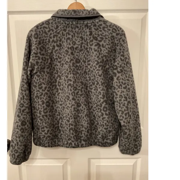 Abercrombie & Fitch Charcoal Gray Quilted Leopard Snap Button Fleece, M - Image 8