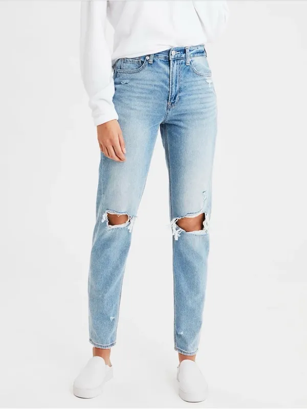 AMERICAN EAGLE AE Ripped Mom Jean High Rise Distressed in Cool Classic Size 2 - Image 3