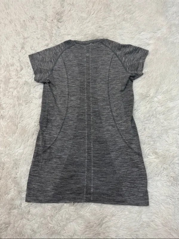 Lululemon swiftly Women's Gray Active Short-Sleeve Tunic Top - Image 2