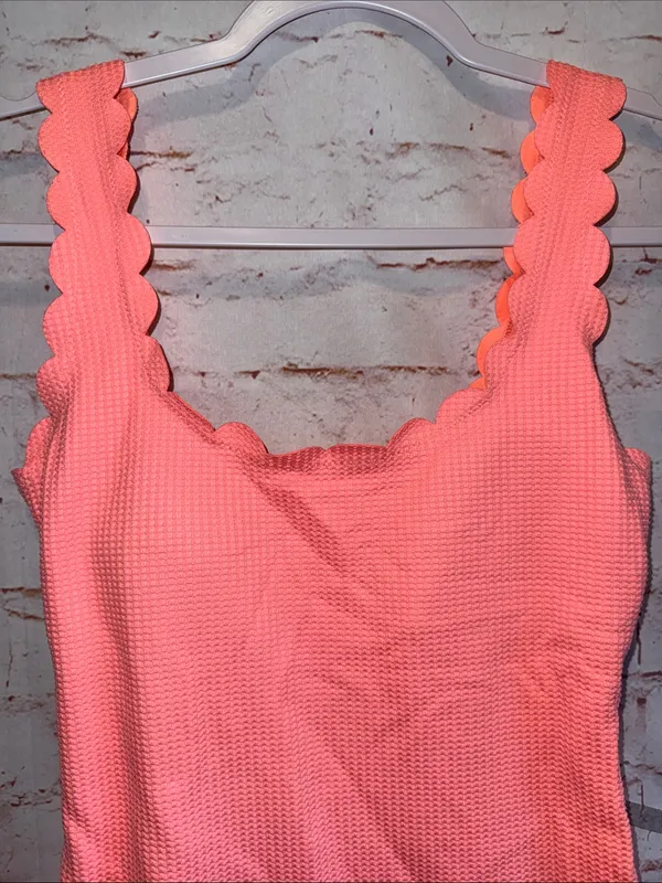 Aerie Women’s Scallop-Trim One-Piece Swimsuit Coral scoop back Med full coverage - Image 3