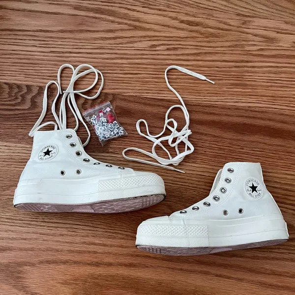 Converse platform sneakers with charms - Image 5
