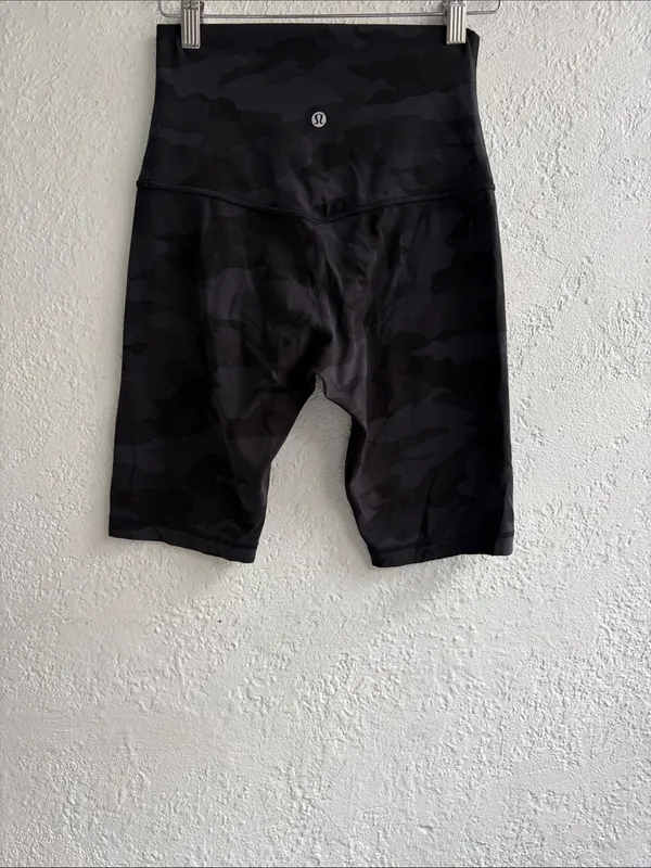Lululemon Align High-Waist Camo Bike Shorts - Black/Grey - Image 2