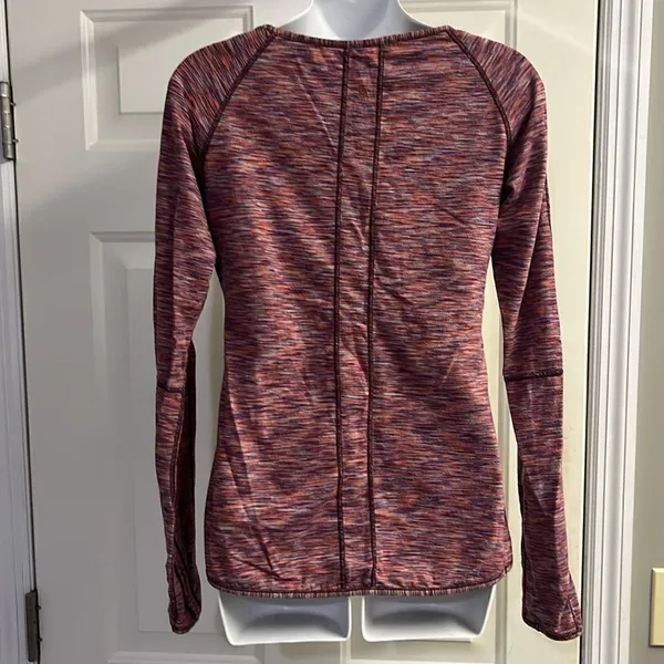 Lululemon Athletica Heather Purple Scoop Neck Long Sleeve Thumb Hole Top- Sz 10 - Image 8