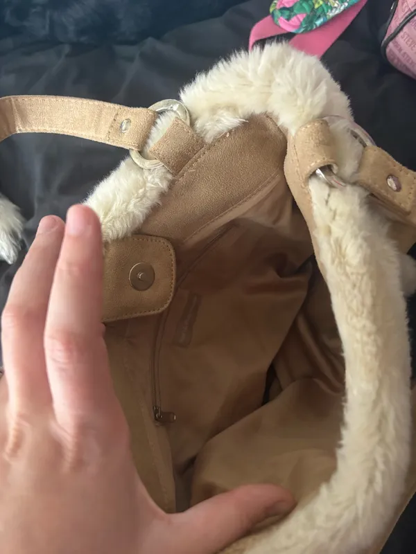 Tan Faux Suede Shoulder Bag with Cream Faux Fur Trim - Image 3