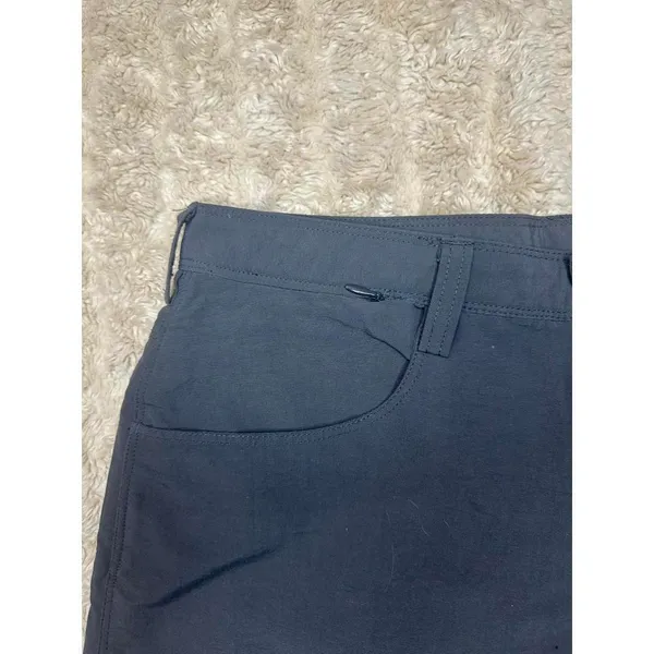 The North Face grey gorpcore nylon utility shorts Size 6 - Image 3