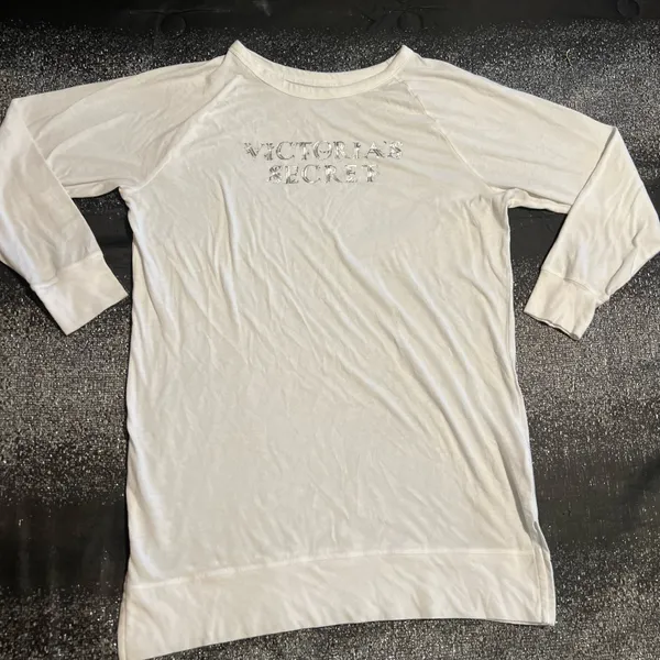 Womens medium Victoria’s Secret Long Sleeve "Tee-jama" Nightgown-white/Silver - Image 2