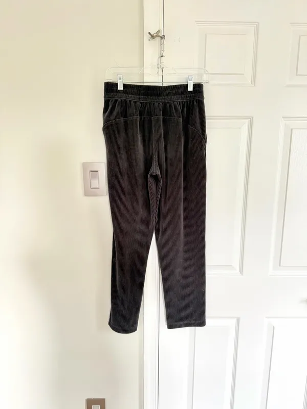 Lululemon Women Scuba Mid-Rise Straight-Leg Pants Velvet Cord 7/8 Length 4 Black - Image 9